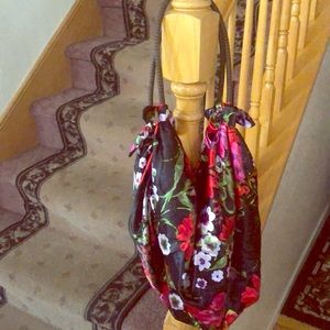 Floral print shoulder bag